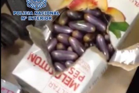 El 8 de abril de 2015, la policía encontró cinco kilos de hachís ocultos en un tetrabrick de zumo y tres cajas de galletas que transportaban dos viajeros de autobús procedentes de Algeciras y Marbella. La droga se encontraba empaquetada en 3...