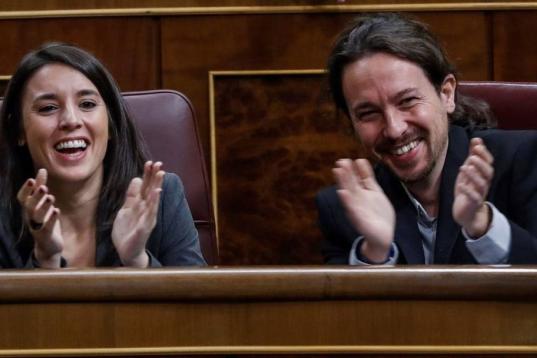 14- Su pareja es la portavoz de Podemos en el Congreso, Irene Montero, y tienen mellizos (Leo y Manuel). Están esperando una niña.