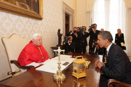 VATICAN CITY, VATICAN - JULY 10:  US President Barack Obama (R) meets with Pope Benedict XVI in his library at the Vatican on July 10, 2009 in Vatican City, Vatican. Obama was meeting with The Pope for the first time as President following the G...