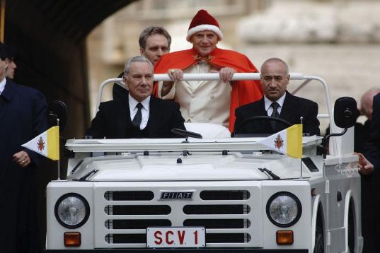 VATICAN CITY - DECEMBER 28: Pope Benedict XVI arrives in St. Peter's Square for his weekly audience on December 28, 2005 in Vatican City. The Pontif dressed for the second time in the red hat used by Pope John XXIII forty years ago.  (Photo by F...