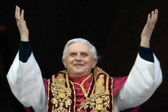 Vatican City, Vatican:  TO GO WITH STORY IN FRENCH - 'Benoit XVI, le pape deconcertant' - (FILES) Picture taken 19 April 2005 at the Vatican City of Germany's Joseph Ratzinger, the new Pope Benedict XVI, waving to crowd from the window of St Pet...