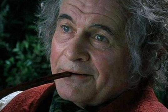 El actor, conocido por su papel de Bilbo Bolsón en El señor de los anillos﻿ y por la película Carros de fuego, falleció el 19 de junio a los 88 años a consecuencia del párkinson que sufr...