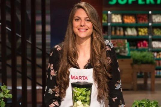 21 años.

Madrid.

Estudiante de Nutrición en la Universidad Complutense de Madrid. 

Fue la primera aspirante en conseguir el delantal blanco en la primera fase del programa.
