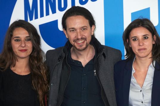2015:Irene Montero junto a Pablo Iglesias y Noelia Vera