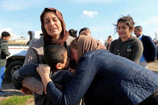 Una familia se reencuentra con un niño que estaba aún en manos del ISIS. 