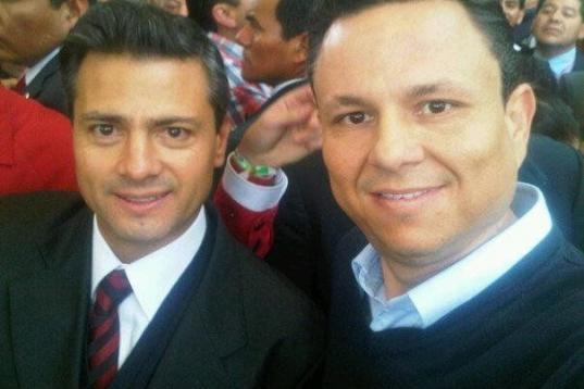 En agosto de 2012, la prensa mexicana publicó la fotografía del presidente mexicano, Enrique Peña Nieto, con Rafael Humberto Celaya Valenzuela, un narcotraficante del Cártel de Sinaloa, detenido en Madrid. La imagen fue colgada por el 'narco...