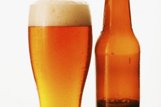 Con sólo 80 calorías por botella – hasta menos que las opciones light – estas "casi cervezas" son una gran opción para las personas que les gusta la efervescencia sin la ebriedad. Pero hay que tomar en cuenta que estas cervezas pueden con...