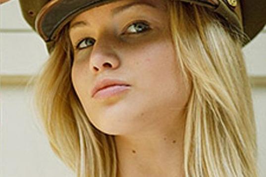 El book de Jennifer Lawrence cuando todavía no era la famosa actriz que es hoy guarda imágenes inéditas de sus posados, captadas por  Chris Kaufman / Coleman-Rayner.