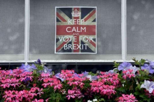 Un cartel a favor del Brexit en una casa londinense
