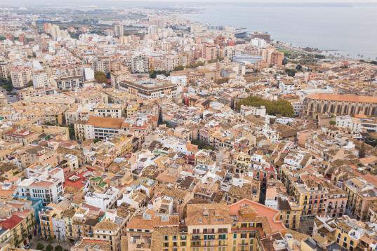 Para 'The New York Times', "Mallorca tiene una cara tranquila y alberga pueblos de montaña". 