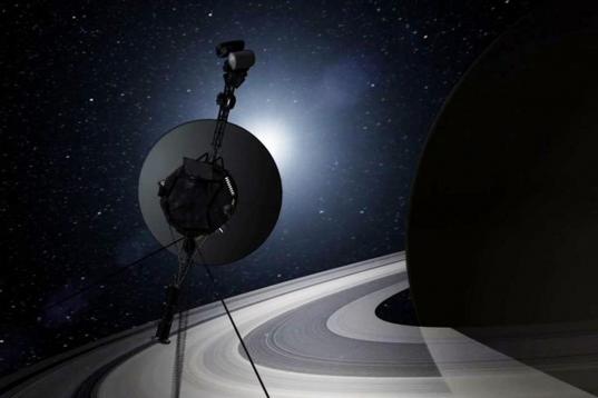 Esta ilustración digital proporcionada por la NASA muestra a la nave espacial Voyager. Treinta y cinco años después de dejar la Tierra, la nave Voyager 1 le apunta a las estrellas. Tarde o temprano, la resistente nave espacial se despedirá d...