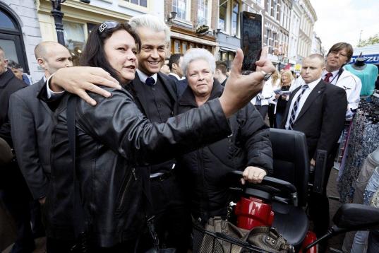 El PVV de Geert Wilders partía con grandes expectativas pero ha terminado como la tercera fuerza con cuatro escaños en el Parlamento.

Wilders es conocido por sus críticas al islám y ha hecho campaña para poner fin a la inmigración musulma...