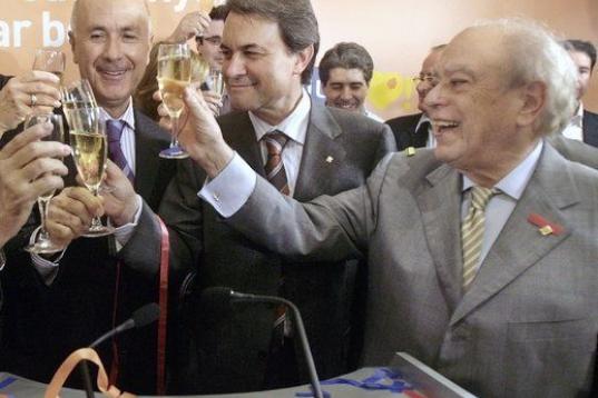 Antes de llegar a ser presidente de la Generalitat, fue concejal en el ayuntamiento de Barcelona, diputado autonómico y conseller de Jordi Pujol.