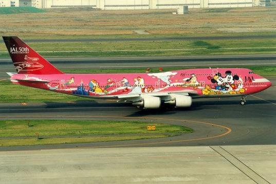 Japan Airlines también se ha rendido a Mickey y a su chica, Minnie, con una edición limitada lanzada hace 5 años. 