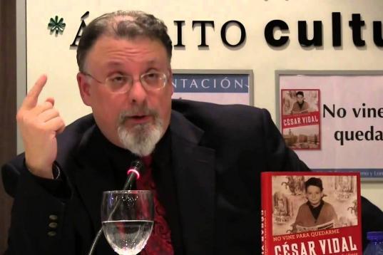 El escritor y periodista César Vidal adeuda 3,26 millones. 