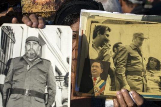 Muchos se han acercado con fotos de Fidel Castro
