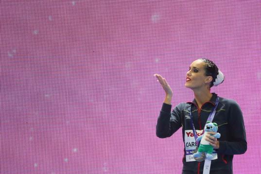 La medallista española celebrando la plata.