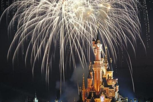 12 de abril de 1992. Abre Euro Disneyland, el primer parque temático de Disney en Europa. Después cambió su nombre por Disneyland Paris.