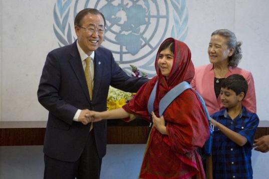 La joven paquistaní Malala Yousafzai dio un discurso vibrante en 2013 en la ONU. Ese día, que cumplía 16 años, exigió el acceso de las niñas a la educación, una lucha por la que se ha convertido en icono.

El 12 de julio de 2013 en la ONU...