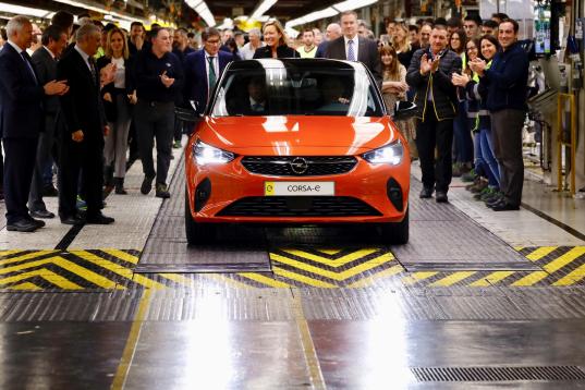 Presentación del nuevo Opel Corsa-e, en la fábrica de Opel, del grupo PSA, en Figueruelas (Zaragoza).