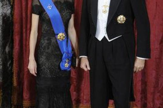 En una cena de gala en honor a la presidenta de Chile, Carolina Herrera, vestida de Carolina Herrera. 