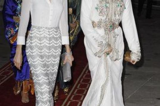 En Rabat, en una cena gala con motivo de la primera visita oficial de Felipe y Letizia a Marruecos como reyes.
