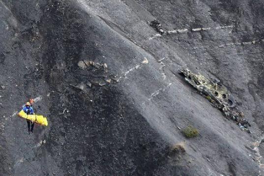 El 24 de marzo, un vuelo comercial de Germanwings con 150 pasajeros a bordo que cubría el trayecto Barcelona-Dusseldorf (Alemania) se estrelló en los Alpes franceses sin que hubiera supervivientes. Según los investigadores, el piloto Andreas ...