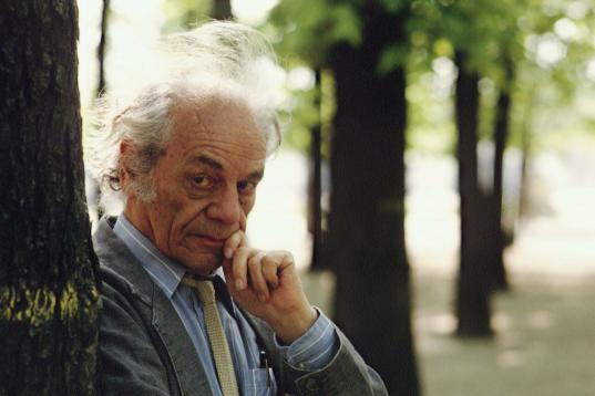 El poeta chileno Nicanor Parra falleció el martes 23 de enero en Santiago (Chile) a los 103 años en su domicilio de la comuna de La Reina, según ha informado su familia. El autor es reconocido por crear lo que denominó...