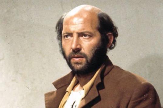 Álvaro de Luna, conocido por interpretar el papel de 'El Algarrobo' en Curro Jiménez, falleció en Madrid a consecuencia de una insuficiencia hepática. El actor murió a los 83 años.