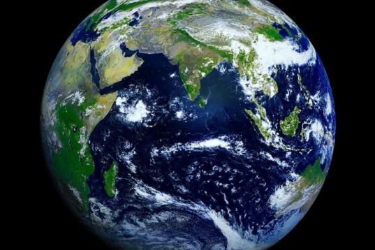 Un satélite ruso capturó la foto de más alta resolución de la Tierra jamás tomada desde el espacio. La fotografía fue tomada por la cámara de Elektro-L, un satélite geoestacionario de observación climática.