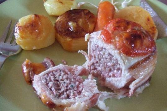 Como cuenta Cuqui, su autora, esta receta de nombre tan francés esconde unos "envueltos de carne de pavo rellenos de carnes picadas condimentadas, bacon, queso y tomate". Prueba aquí la receta.