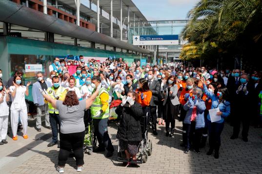 Acto de cierre del hospital de campaña del recinto ferial de Ifema (Madrid) el 1 de mayo.