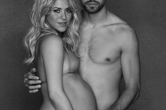 Shakira sólo ha dejado al desnudo su barriga. El primer hijo de Shakira y Piqué nacerá en el primer trimestre del año