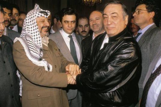 Nicolás Redondo, junto a Yasser Arafat (1989).