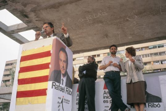 Anguita en un mitin de Iniciativa Per Catalunya