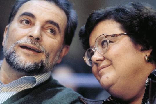Julio Anguita y Cristina Almeida en 1996.