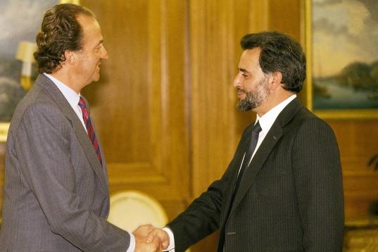 Julio Anguita durante una entrevista con el rey en Zarzuela en 1988.
