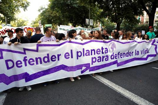 Cabecera de la manifestación por el clima en Madrid.
