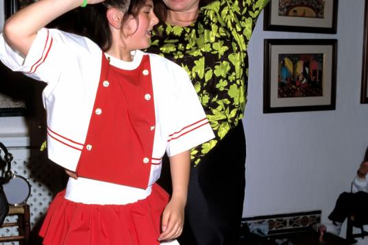 Rocío Carrasco bailando con su madre en 1987.