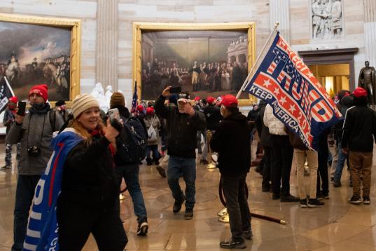 Manifestantes pro-Trump irrumpen en el Capitolio.