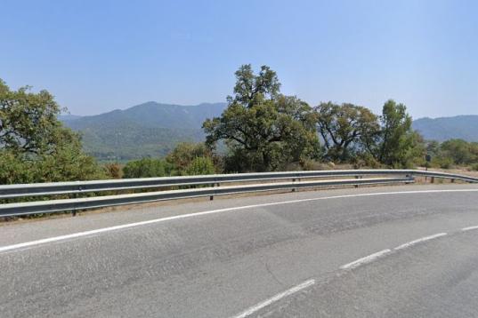 365 curvas repartidos en 21 kilómetros de acantilados que te llevan de Tossa de Mar a Sant Feliu de Guixols.