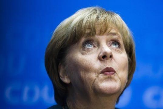 Merkel se enteró de la caída del Muro de Berlín cuando salía de su sesión semanal de sauna, pero en vez de salir a la calle a celebrarlo o palpar el ambiente, se fue a dormir. Al día siguiente tenía que madrugar.