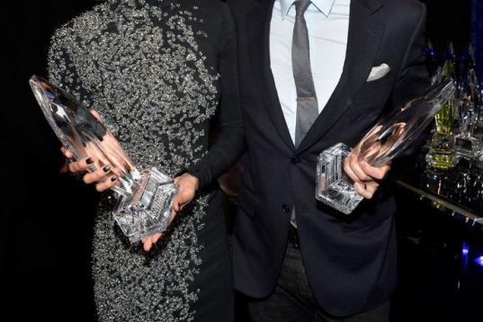 Los actores Nina Dobrev e Ian Somerhalder, que fueron galardonados con el People's a la mejor química en pantalla.