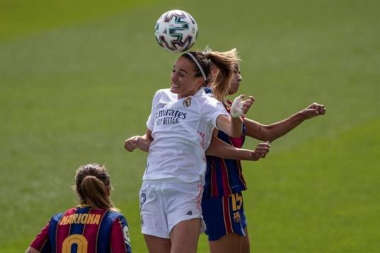 Primer Real Madrid-Barcelona de la historia del fútbol femenino.