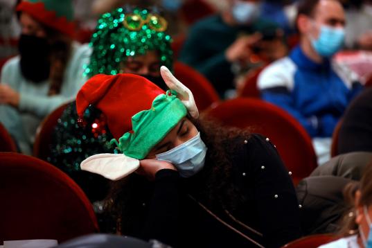 Ambiente antes del sorteo de la Lotería de Navidad celebrada en el Teatro Real de Madrid este miércoles.