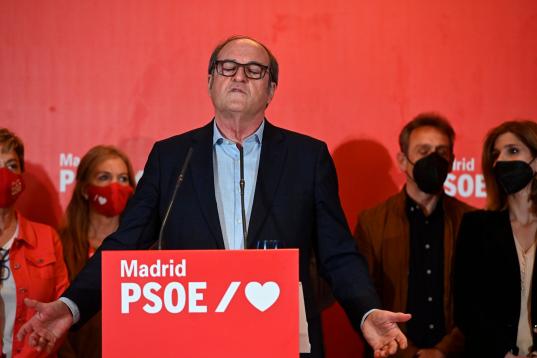 Gabilondo lamenta no haber sido capaz de convencer con "propuestas sosegadas". El PSOE ha quedado por debajo de Más Madrid con 24 escaños. 