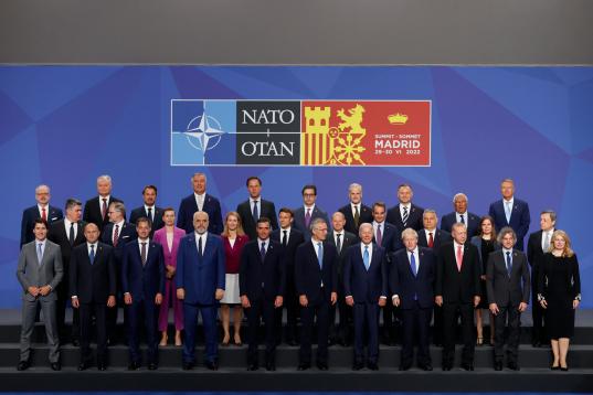 Los líderes de la OTAN posan para la foto oficial.