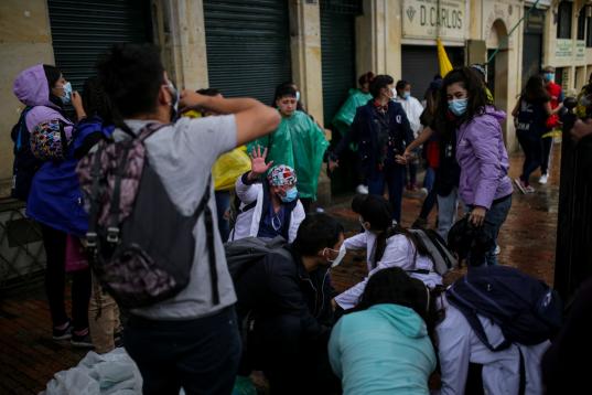Un herido en las protestas de Bogotá