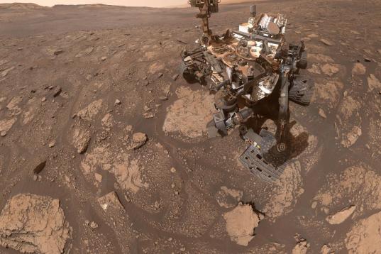 Selfie del vehículo Curiosity en Marte.