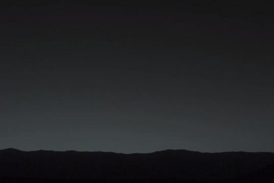 La primera vez que el robot Curiosity vio la Tierra desde Marte.